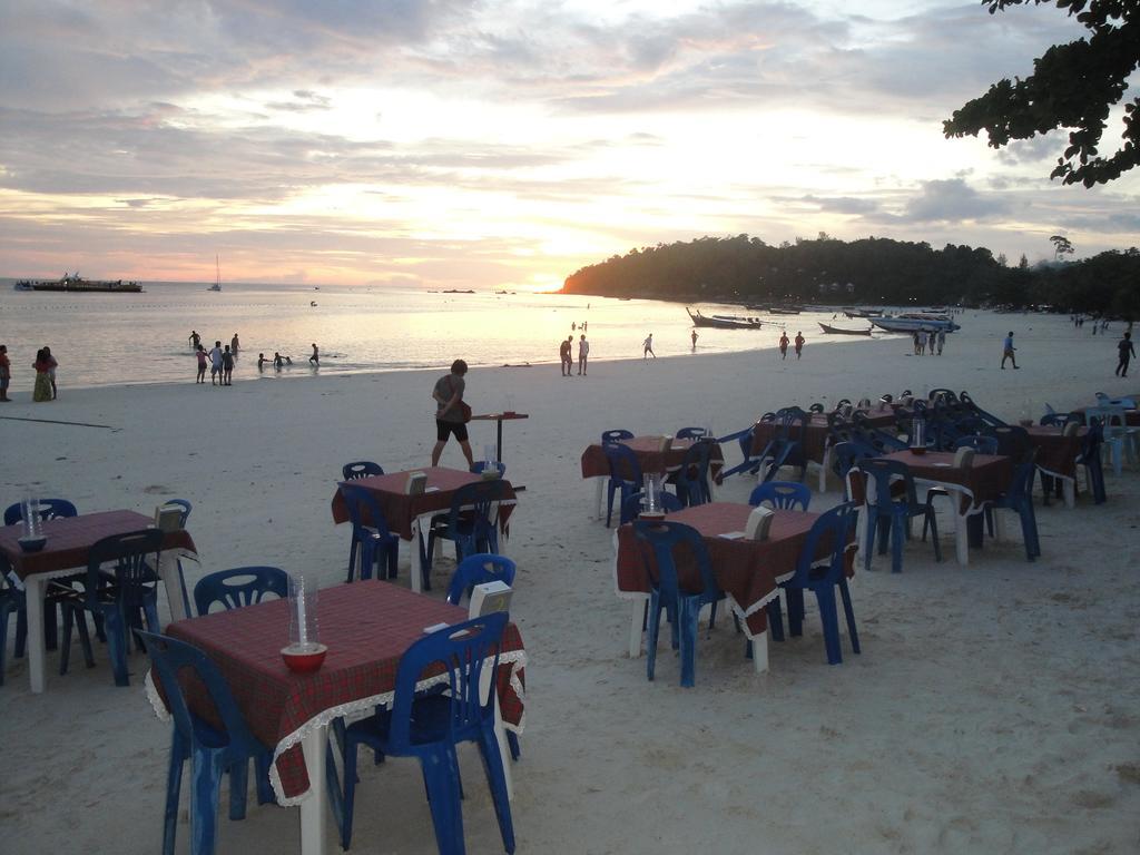 Family Song Koh Lipe Hotel Bagian luar foto