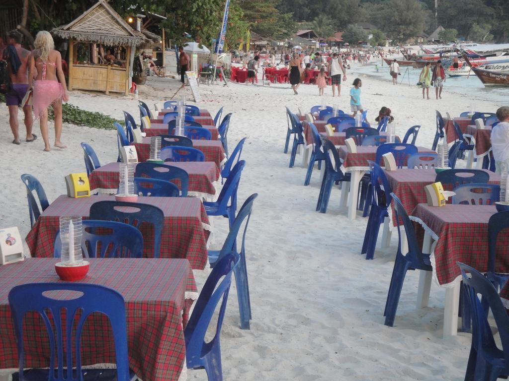 Family Song Koh Lipe Hotel Bagian luar foto