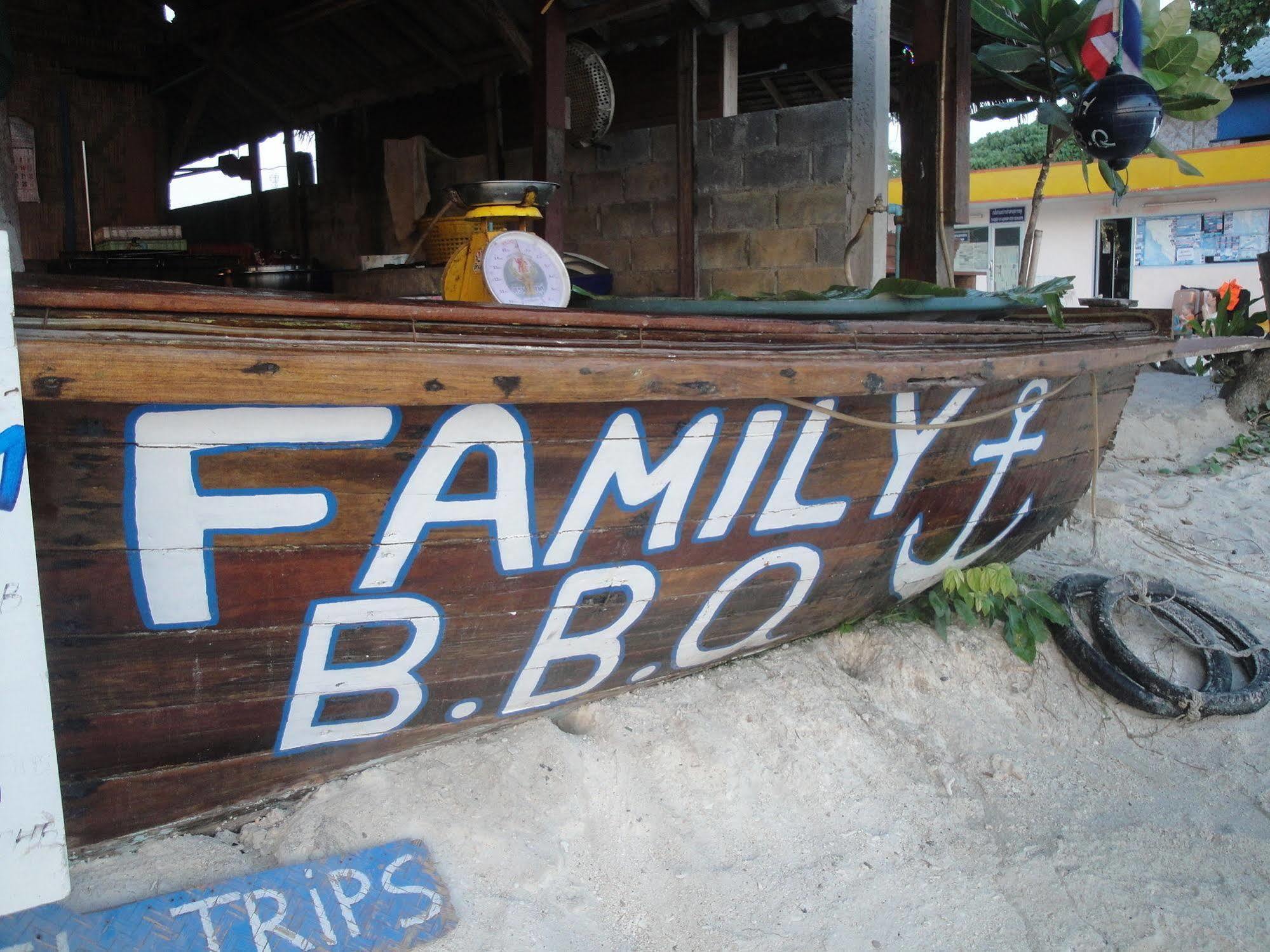 Family Song Koh Lipe Hotel Bagian luar foto
