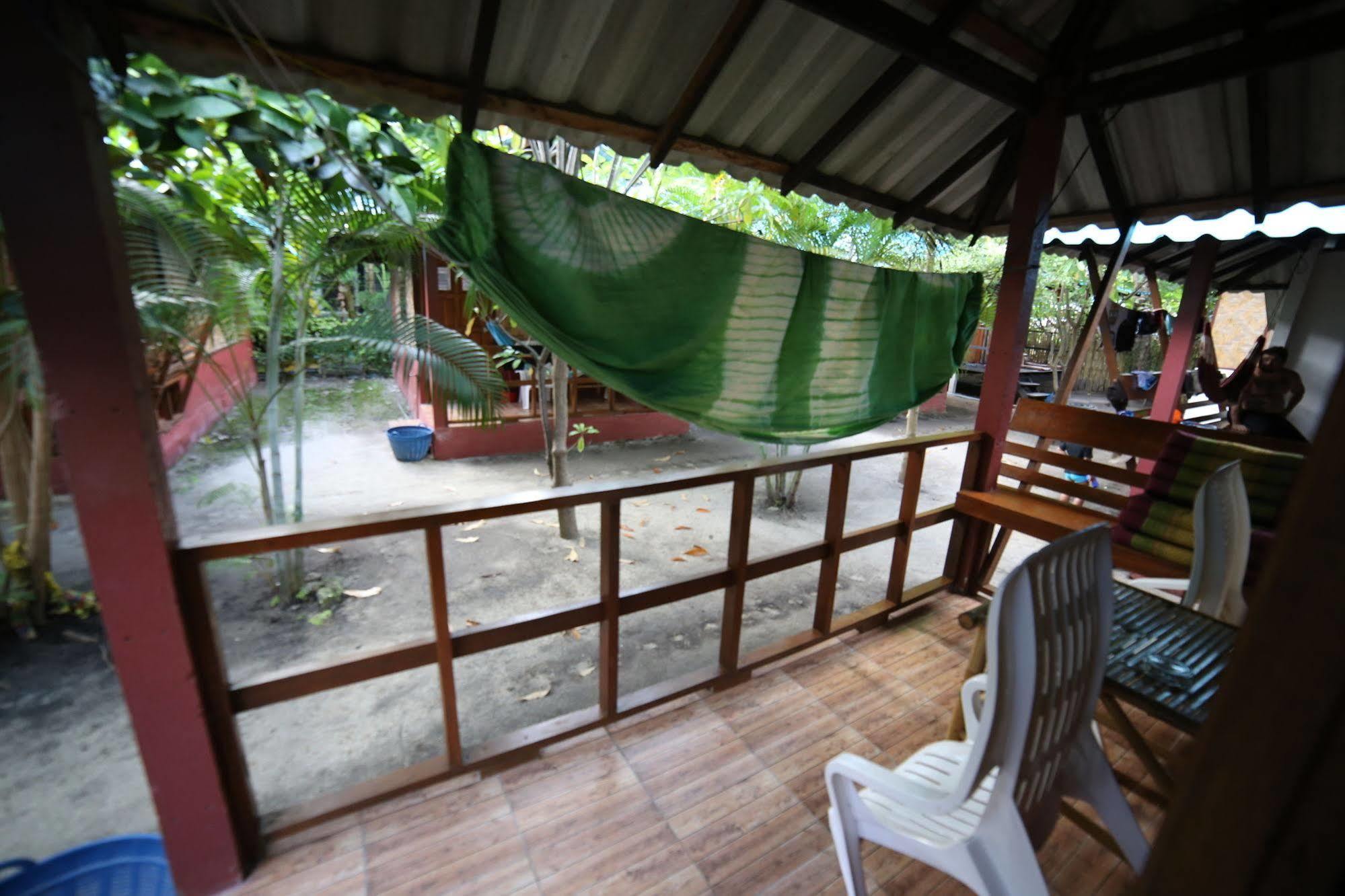 Family Song Koh Lipe Hotel Bagian luar foto